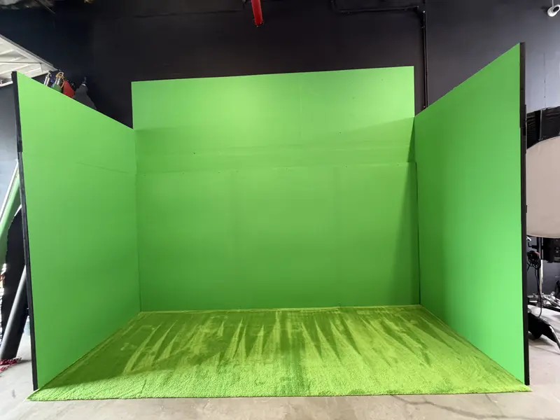 Dedicated 7x14 green screen room with 3-wall chroma key setup at Knows Studios